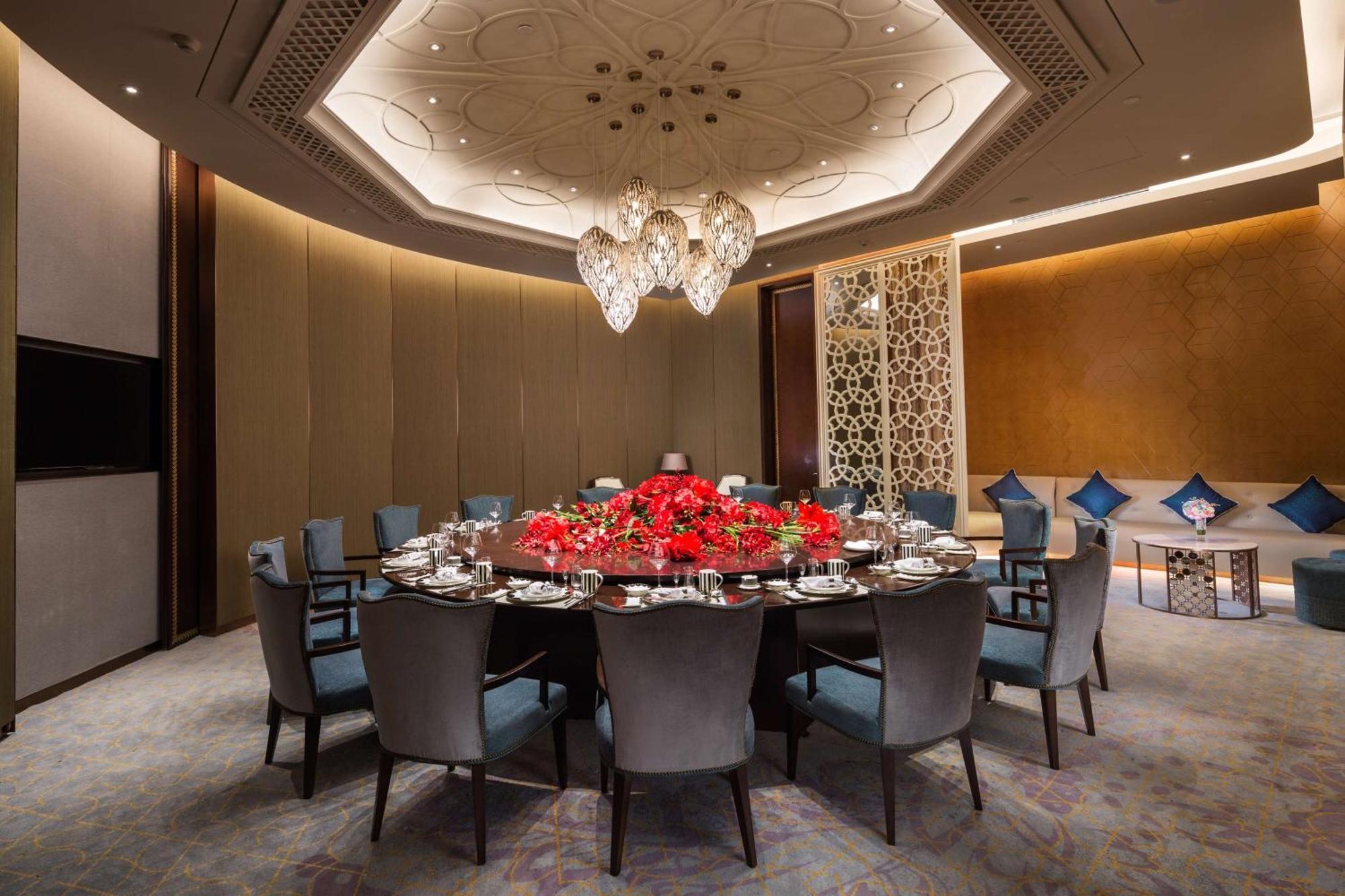 Hilton Urumqi Exterior photo