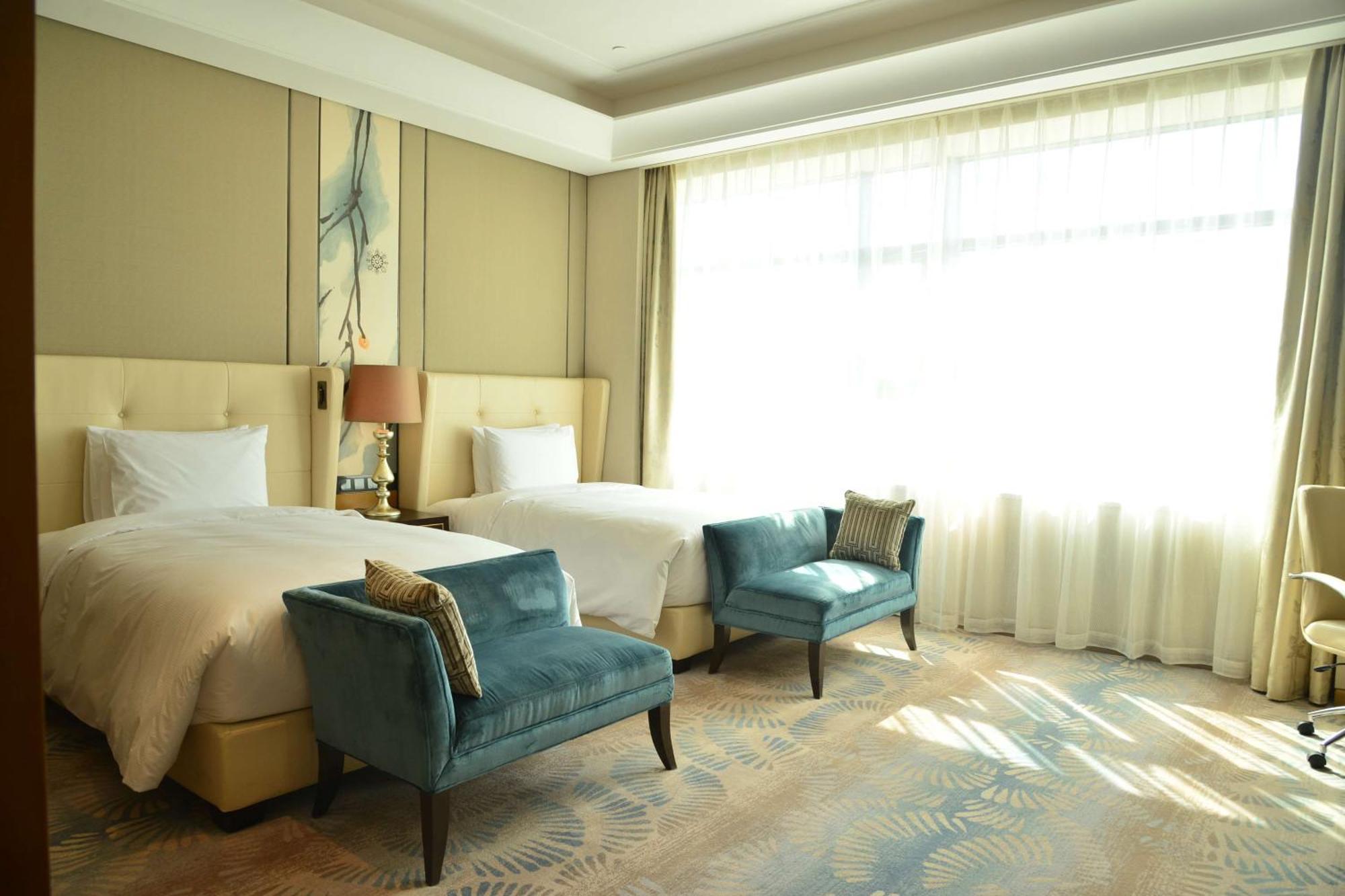 Hilton Urumqi Exterior photo